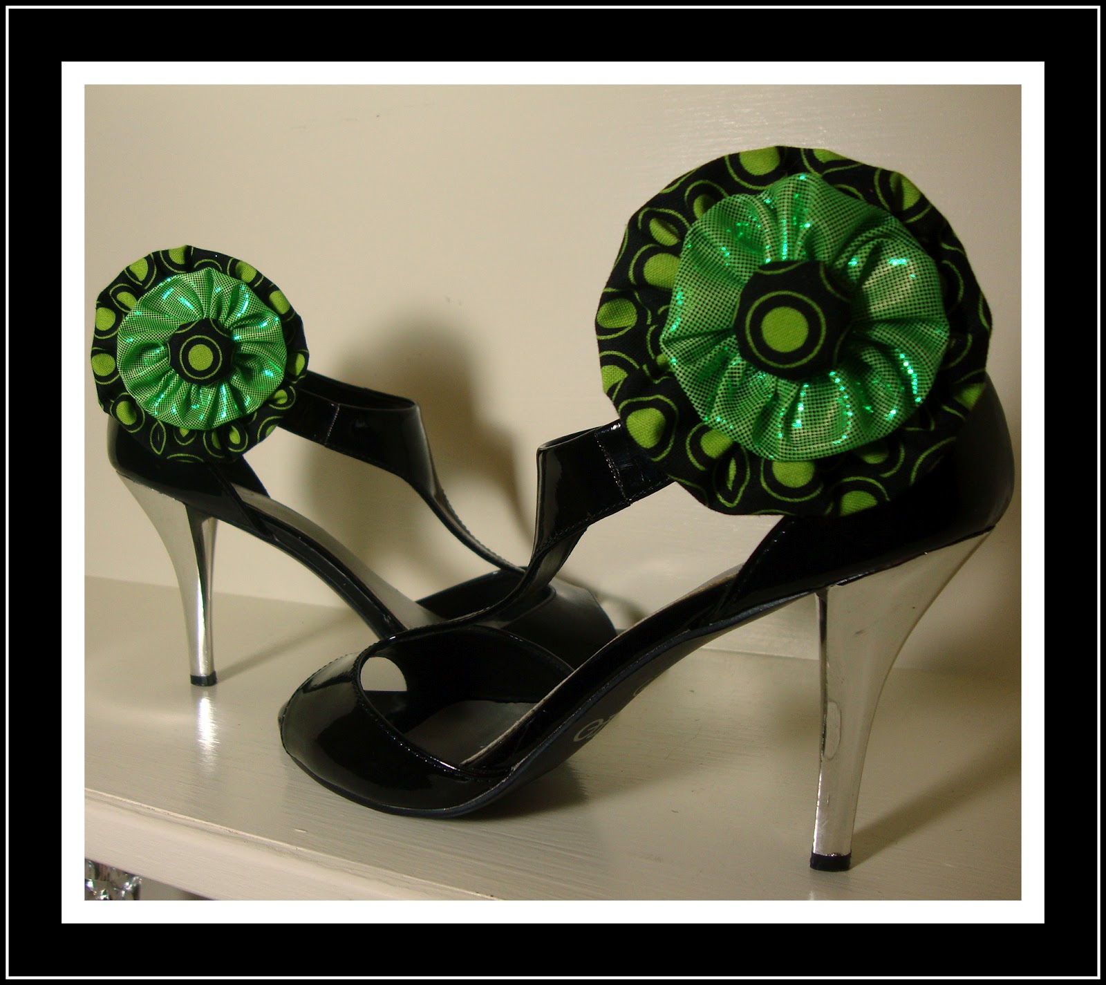Artsy Flair Retro Green Shoe Clips