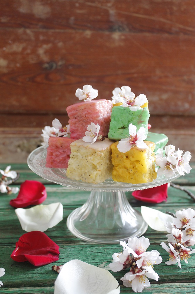 Petits Fours De Limón Y Semillas De Amapola