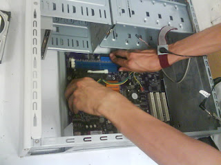 Mantenimiento y Ensamble de Equipo de Computo: Como armar un Gabinete