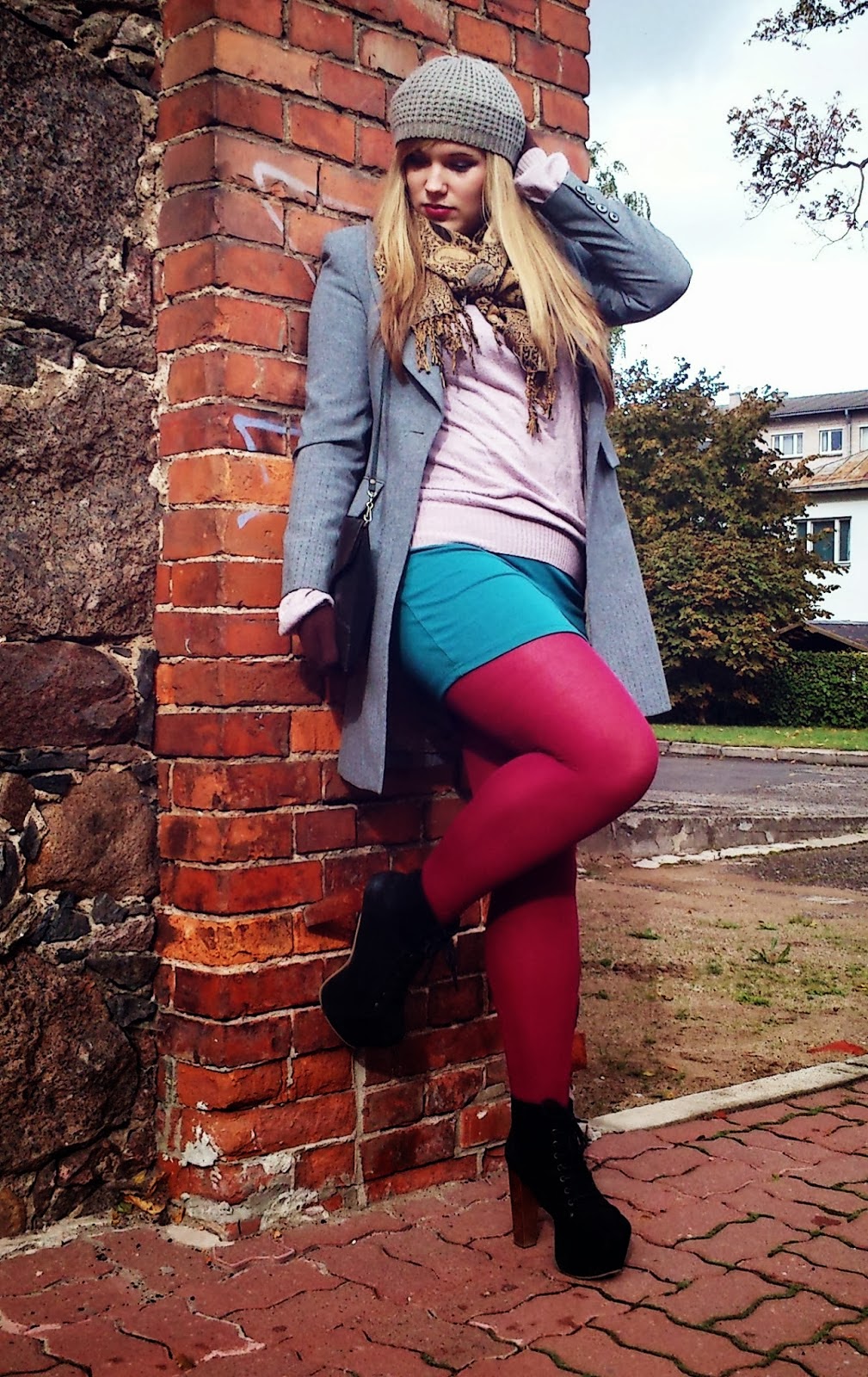 How To Wear Colored Tights Edition Fashionmylegs The Tights And Hosiery Blog