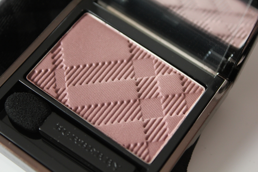 Burberry Antique Rose Sheer Eye Shadow No 10 The Non Burberry Antique Rose Sheer Eye Shadow No 10 The Non