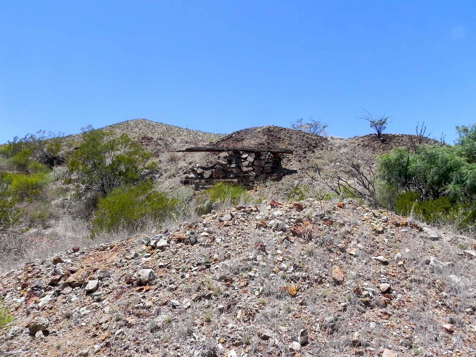 Northwest and Southwest Rockhounding Droned in Orogrande NM Lots of