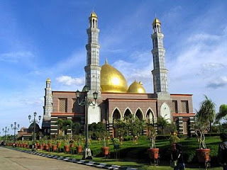 Dari Jakarta ke Masjid Kubah Emas
