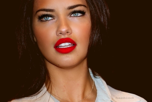 blue-eyes-red-lips.jpg