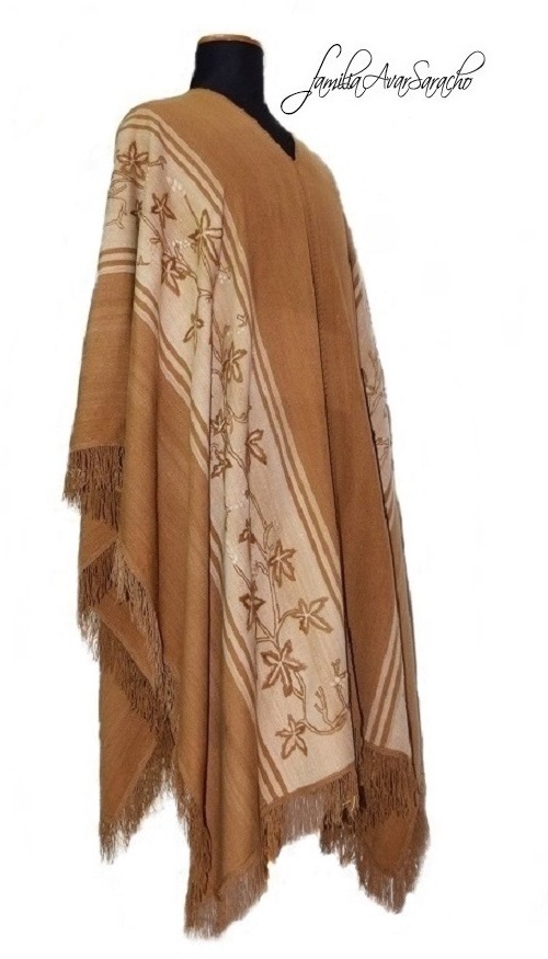 Poncho de Vicuña Nº V112 hilado fino, Bordado "Familia Avar Saracho" - (cod.1500)  DISPONIBLE