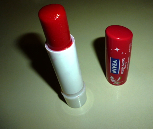 Review Nivea Balsam De Buze Fruity Shine Nuanța Cherry Shine Inside Out Fashion Make Up Sănătate Reţete Vegane și Raw Vegane