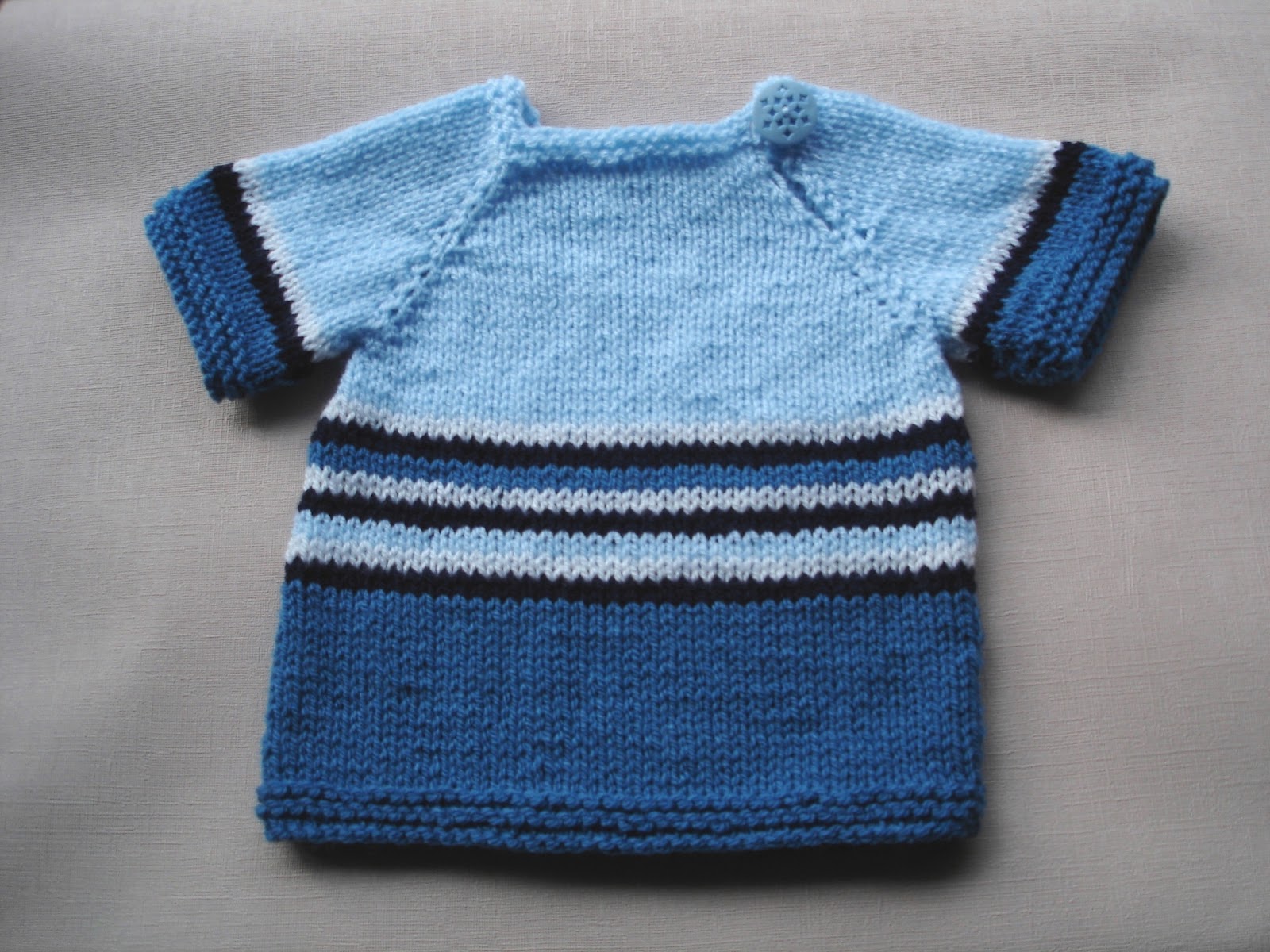 Marianna's Lazy Daisy Days: Cute Baby Sweaters