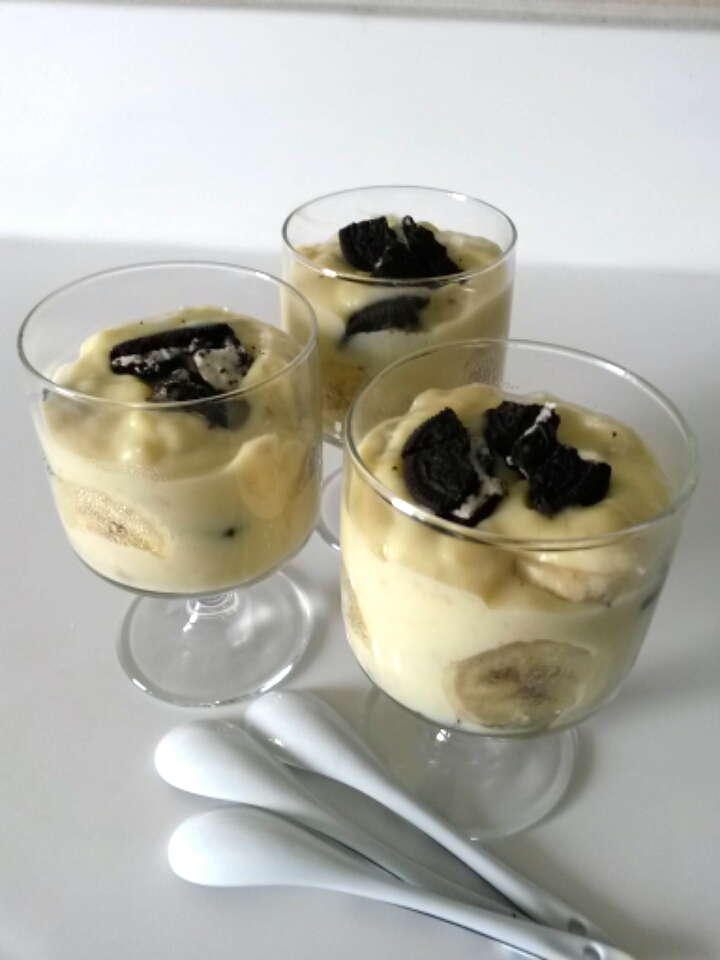 Özlemden Lezzetler Muzlu ve Oreolu Ev Pudingi