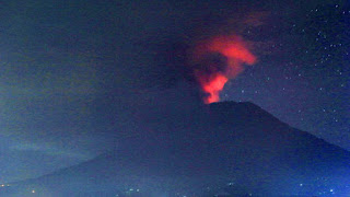 NIBIRU, ULTIMAS NOTICIAS Y TEMAS RELACIONADOS (PARTE 33) - Página 37 Indonesia_Bali_Volcano_41435