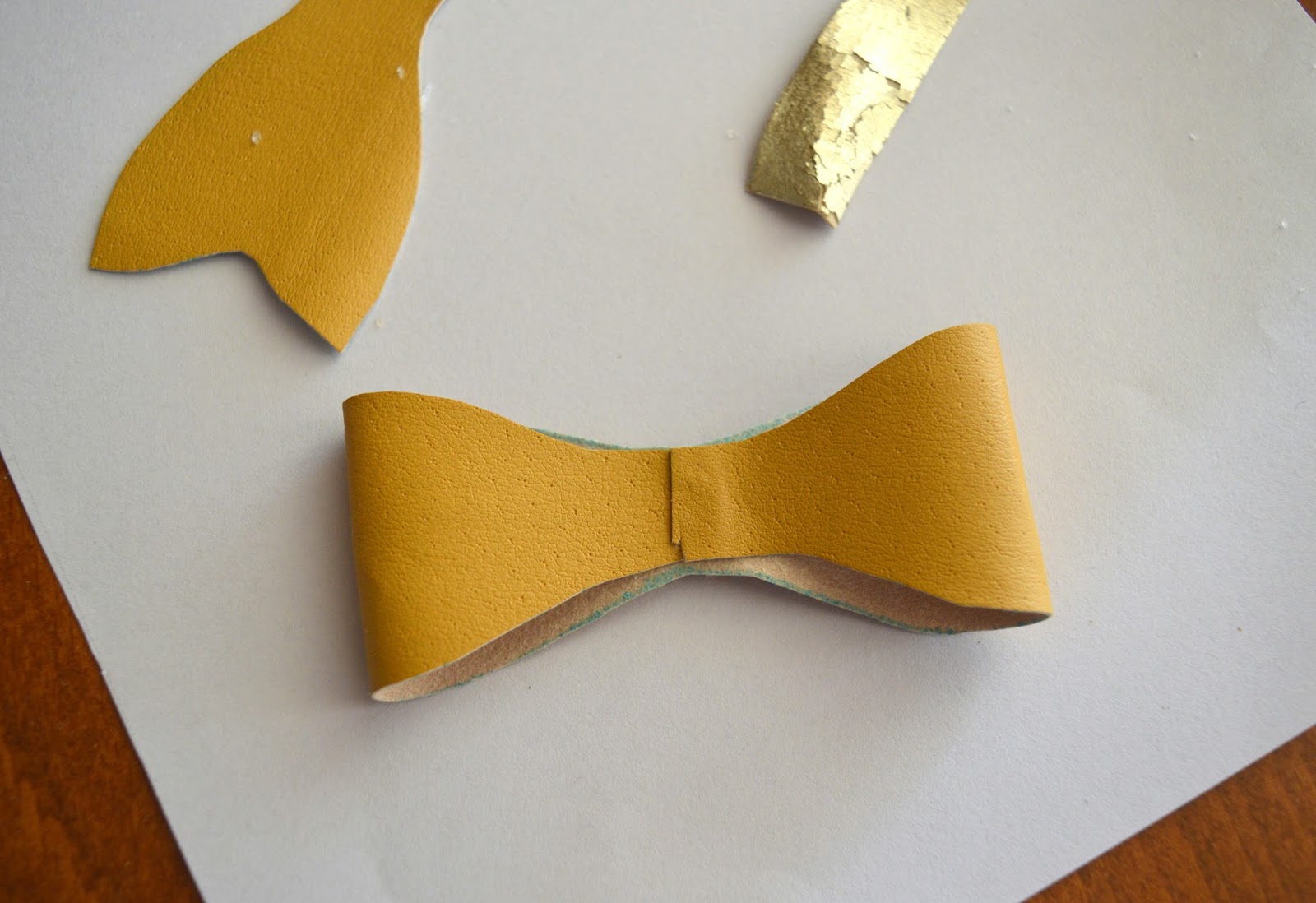 Faux leather bow keychain DIY! happy girly crafty