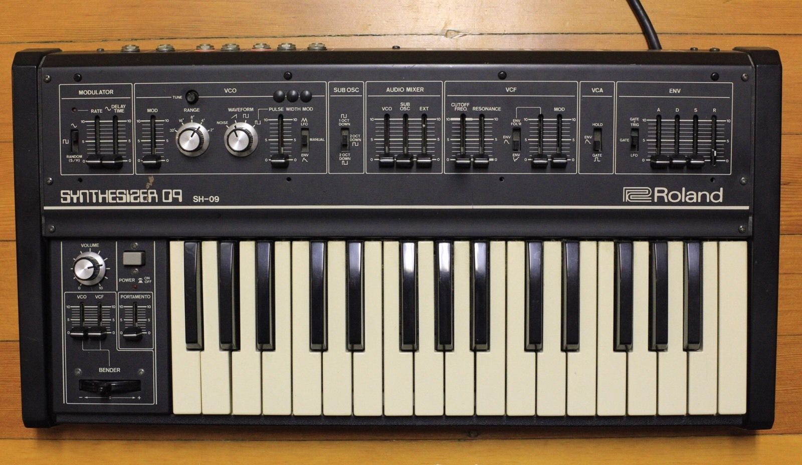 MATRIXSYNTH 1980 Analog Roland SH09 Synthesizer SN 065473