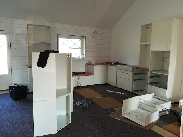 Herr Nilssons Hus Unsere Fast Fertige Kok Und Die Ersten Mobel