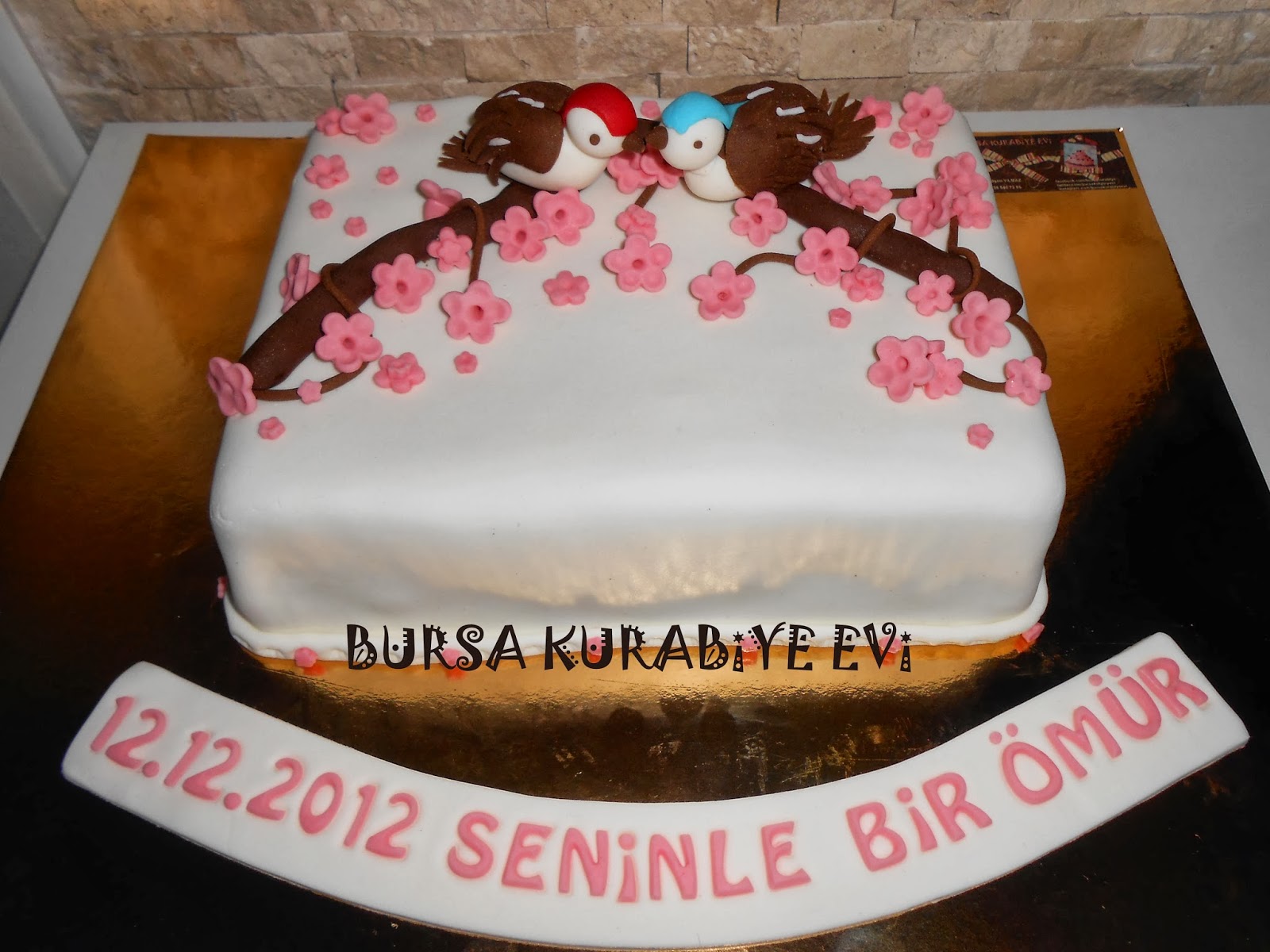 BURSA KURABİYE EVİ ÇİFTE KUMRULAR PASTASI )