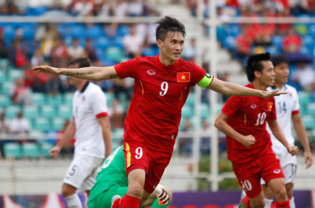 Aya Bank Cup 2016: Công Vinh tin HLV Hữu Thắng có cách 'trị' Singapore - Ảnh 1 Aya Bank Cup 2016: Cong Vinh tin HLV Huu Thang co cach 'tri' Singapore - Anh 1