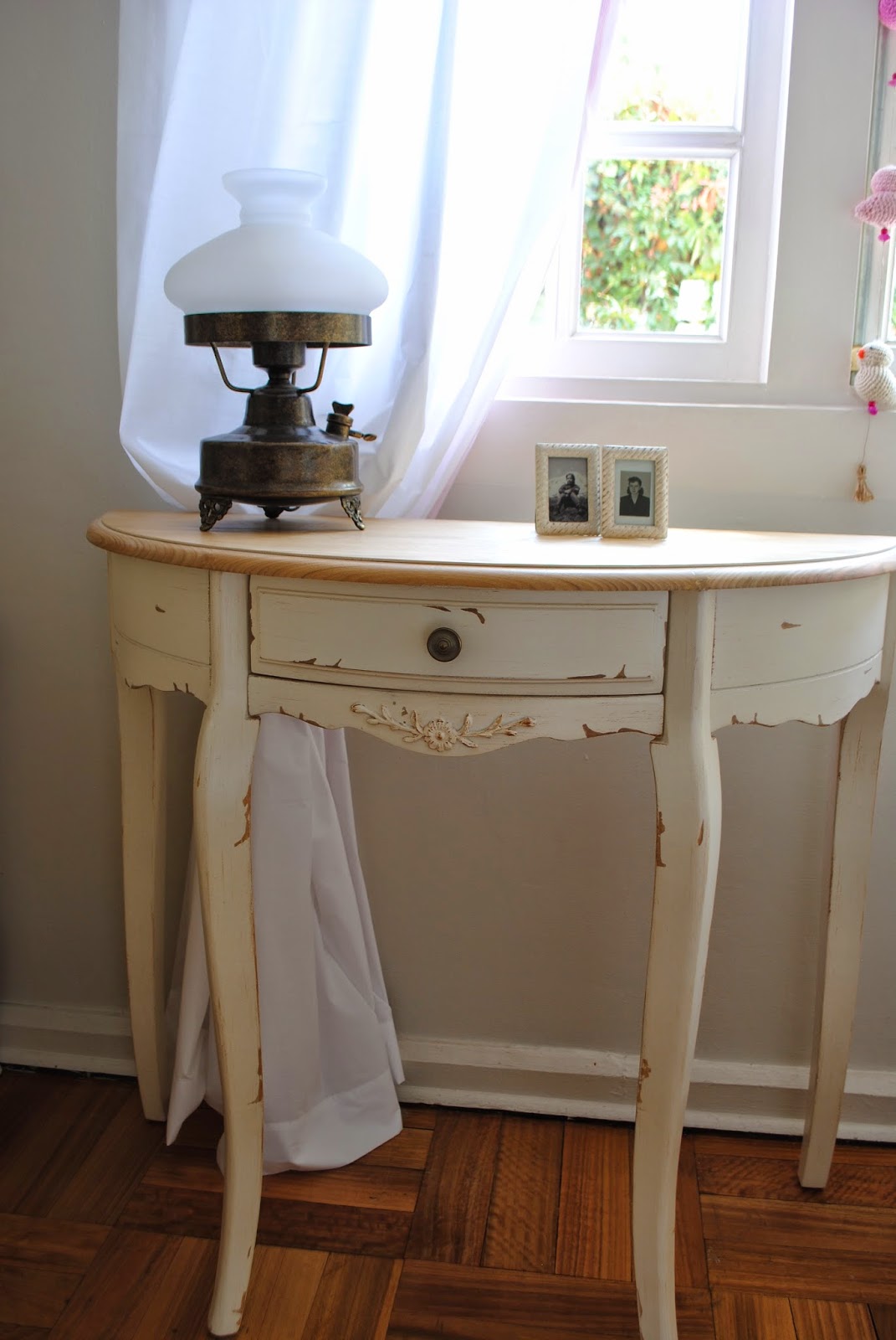 Paz Montealegre | Decoración: muebles normando y provenzal- decapados