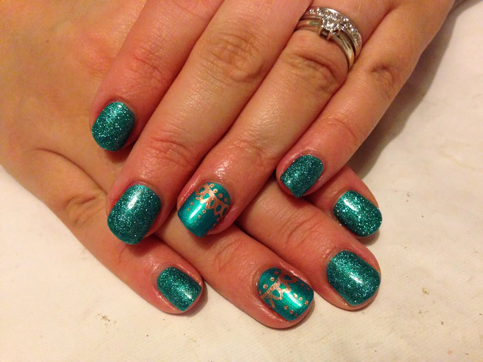 Green Shellac Nail Designs for Christmas - wide 7