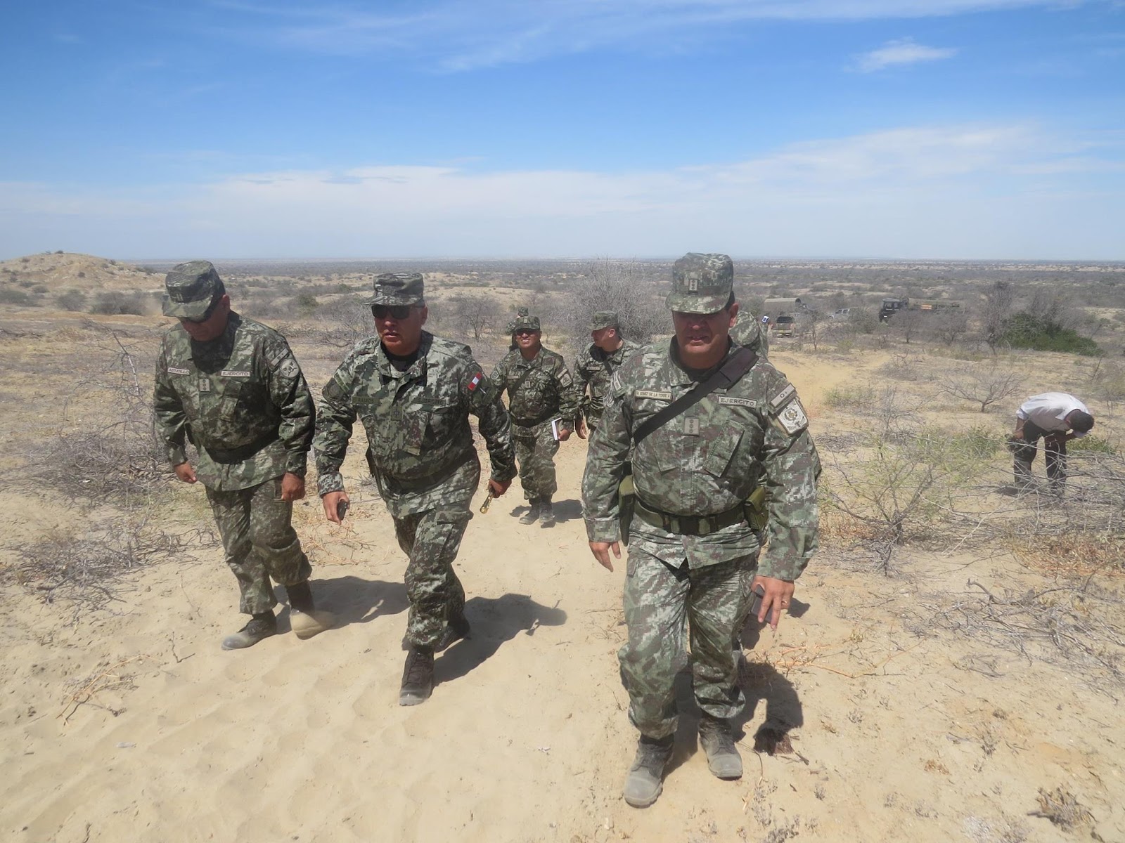 Nuestro Ejército en video: El Gral Div Luis RAMOS HUME, Comandante ...