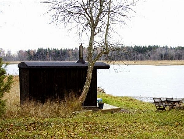 The Flying Tortoise: A Simple Little Sauna Shed On A Sled ...