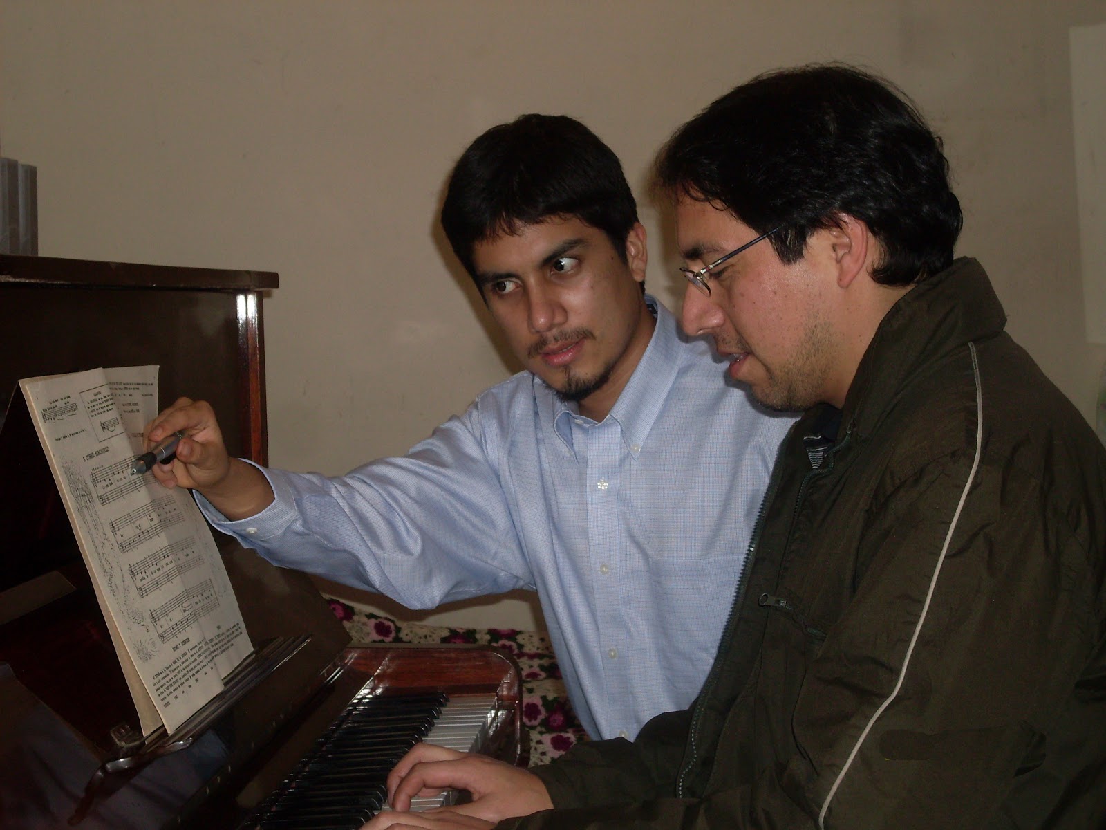 Clase de Piano VII Labores del Profesor de Piano Clase de Piano VII Labores del Profesor de Piano