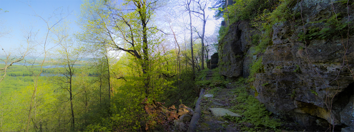 The Sentinel Ridge Trail - Wyalusing State Park - Prairie Du Chien Wisconsin