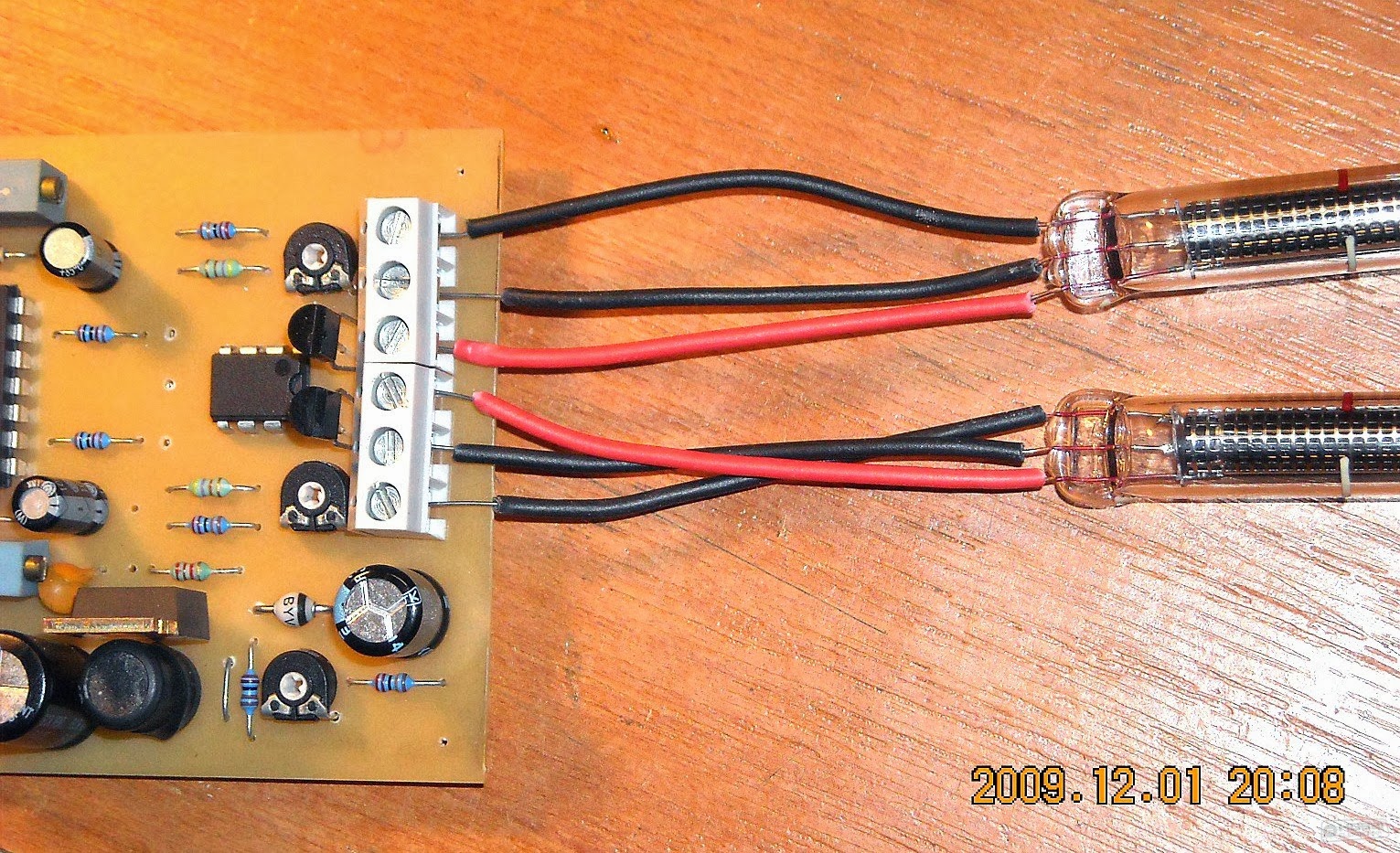 NiXIE: Венгерский аналоговый VU -meter