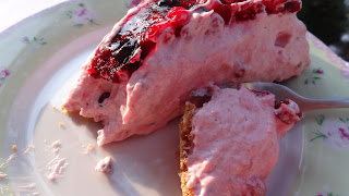 Cheesecake cu fructe de padure fara coacere