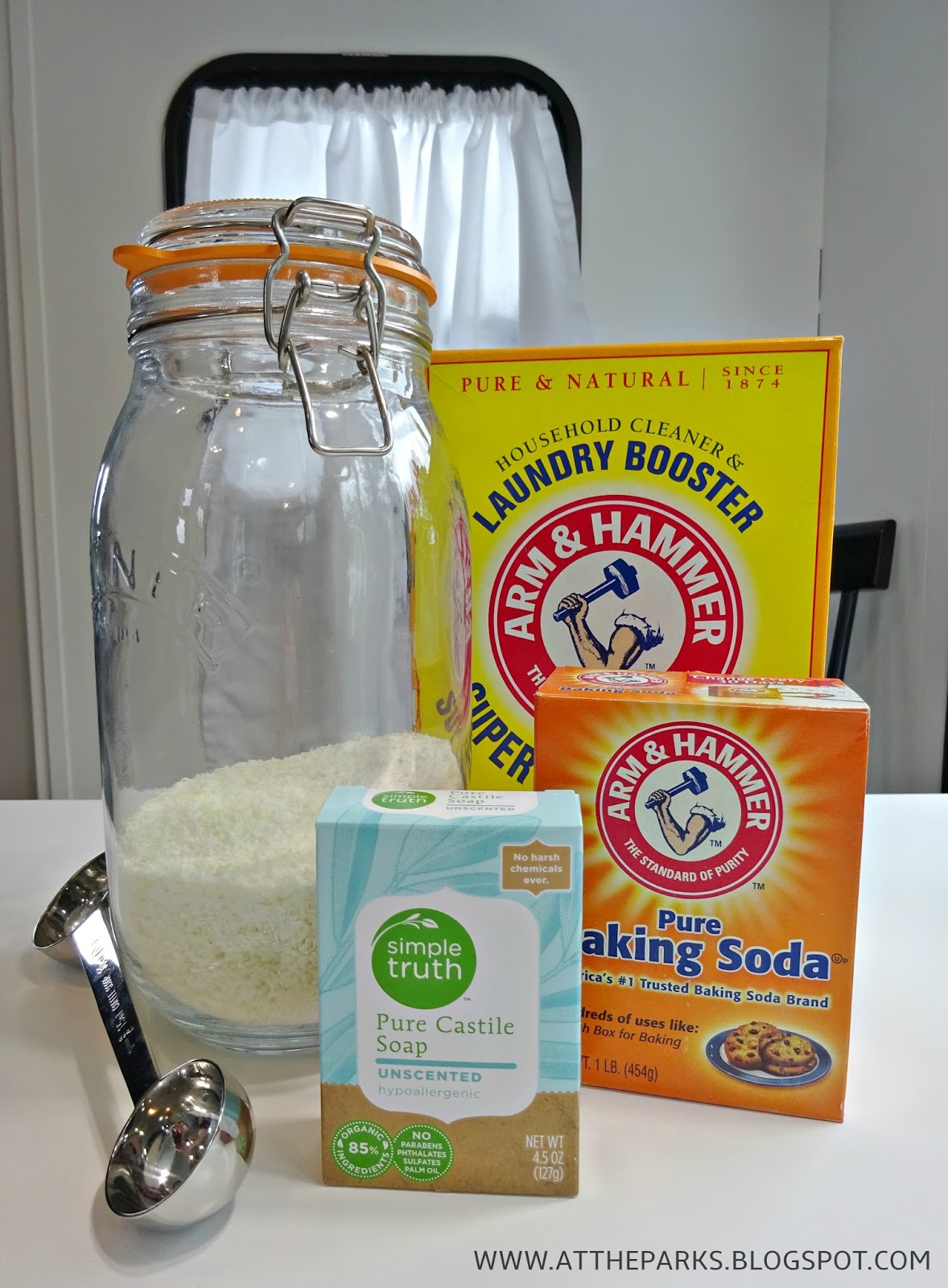 3 INGREDIENT DIY NATURAL LAUNDRY DETERGENT