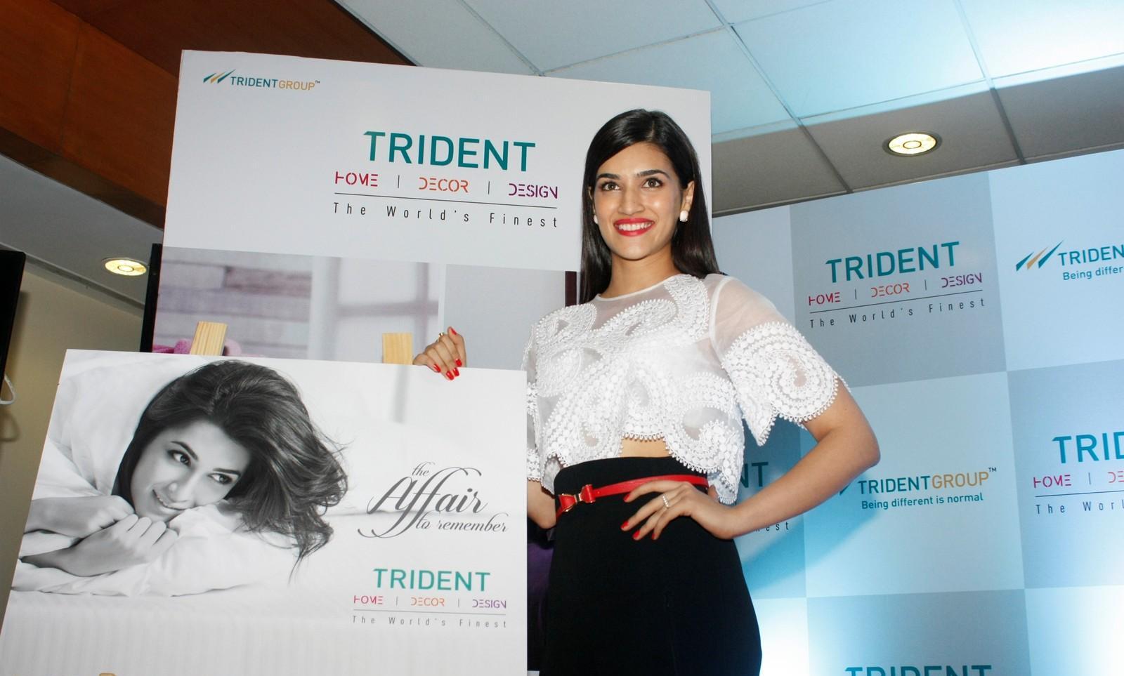 High Quality Bollywood Celebrity Pictures Kriti Sanon Looks Super Sexy At Trident Group Home