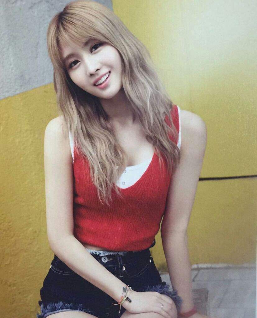 Résultat de recherche d'images pour "twice momo"