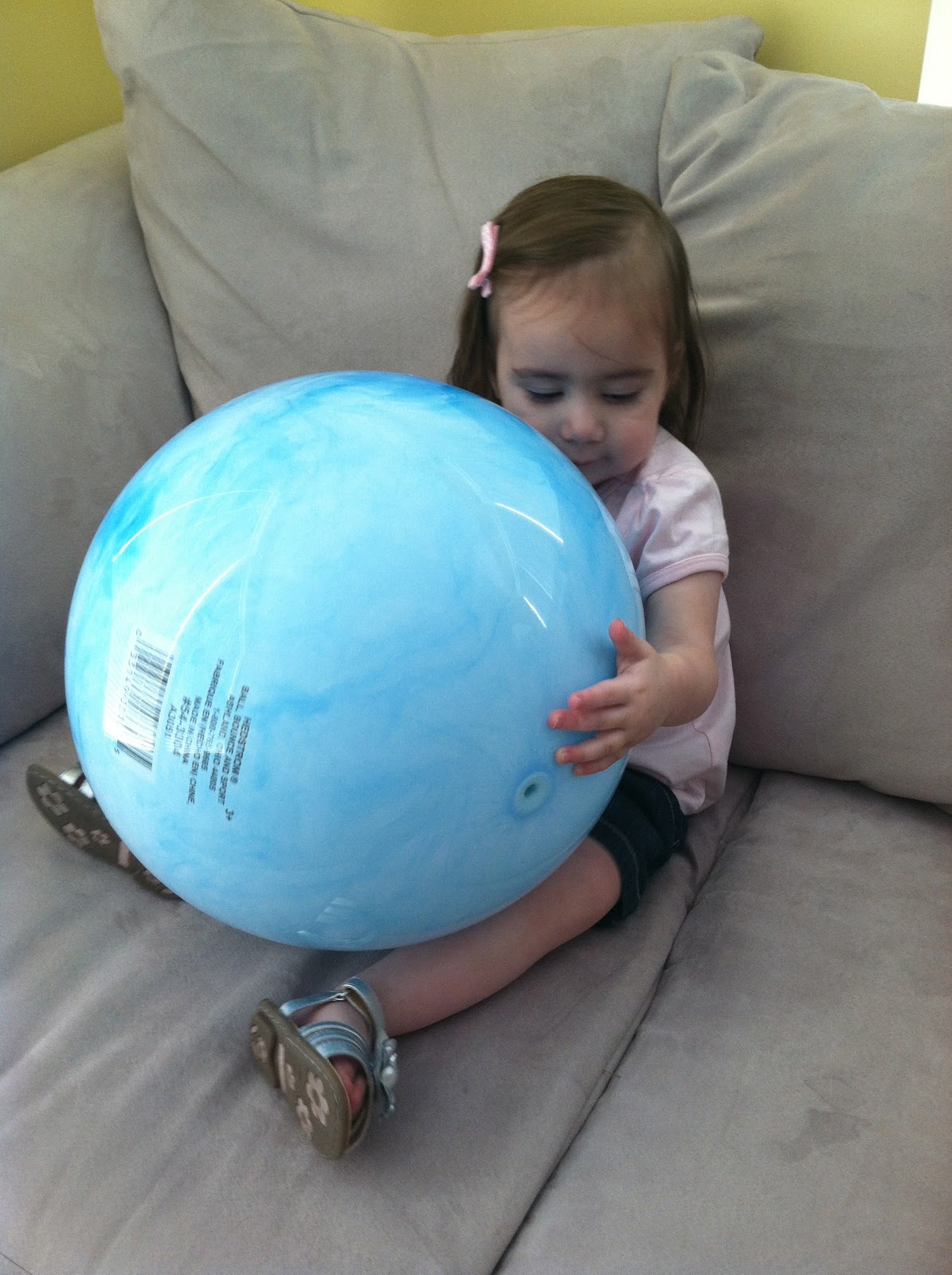 Mommy's Gonna Snap Dance Moves & Bouncy Balls