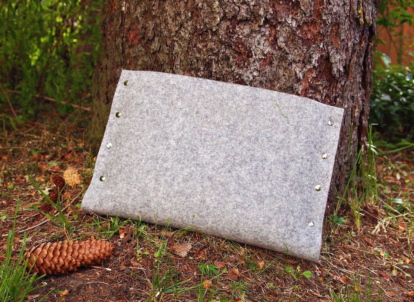 Enchanted Mountain How to make a felt laptop sleeve