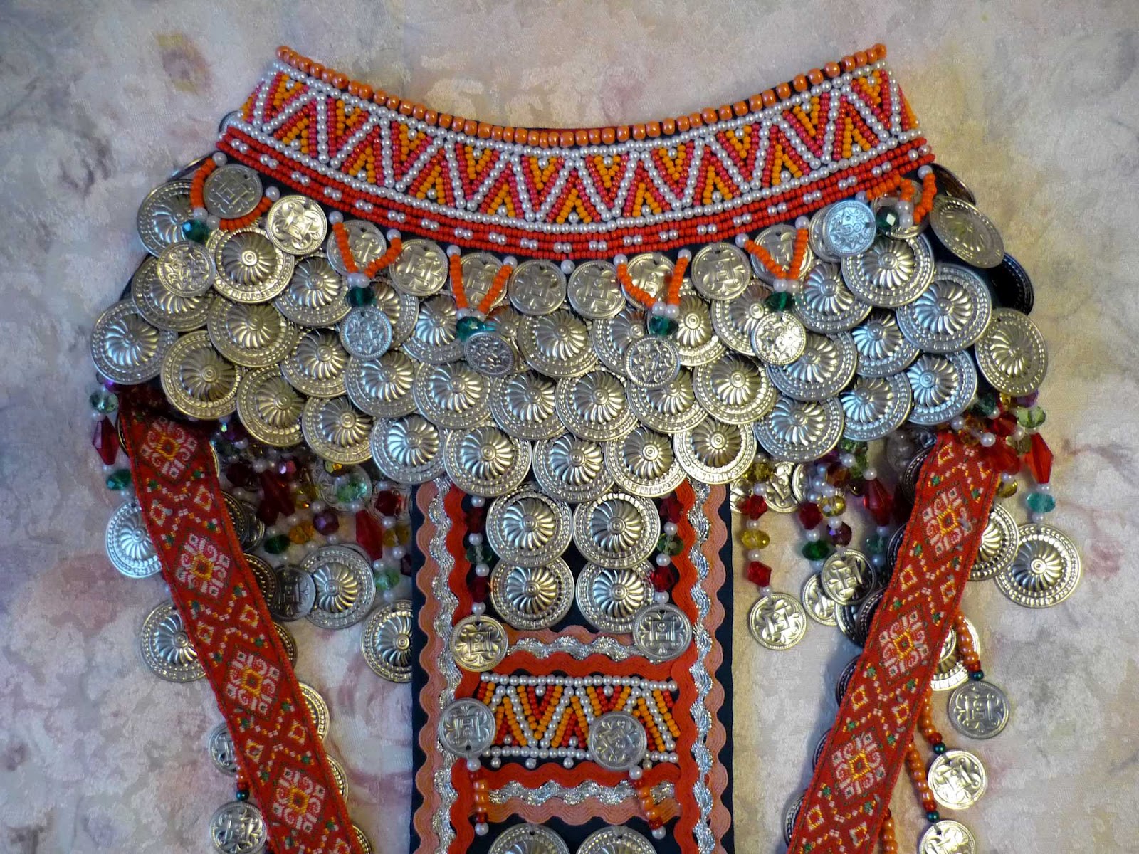 самое ценное женское украшение у чувашей. чуваши монисто. старинные чувашские украшения. суха чувашское украшение. тухья чувашский головной убор.