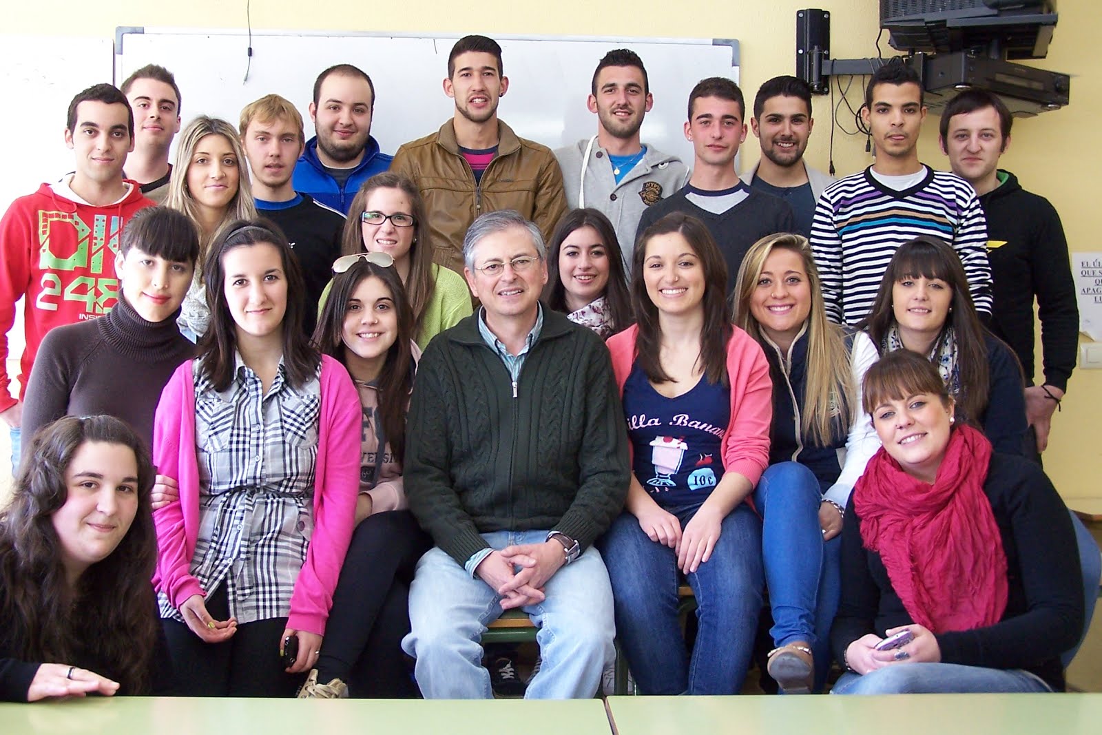 I.E.S. DE EUCACIÓN SECUNDARIA REYES DE ESPAÑA. CURSO 2013/14.