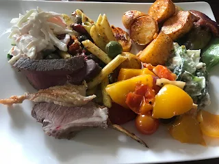 mix buffet plate with meats and veg 