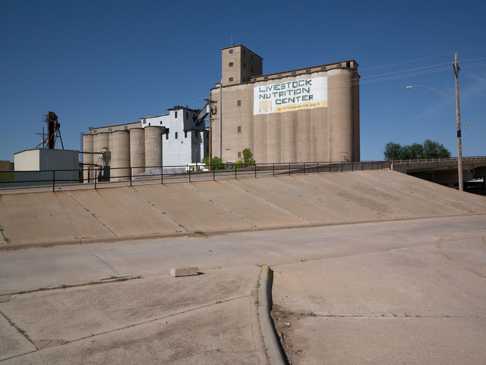 Working Pictures LIVESTOCK NUTRITION CENTER