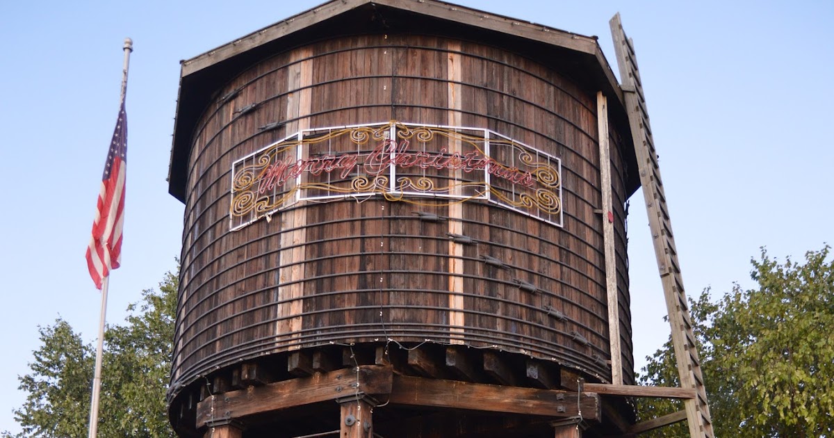 Towns and Nature: Centralia, IL: Water Tower