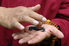 Preparação da oferenda a Budha Vajradaka