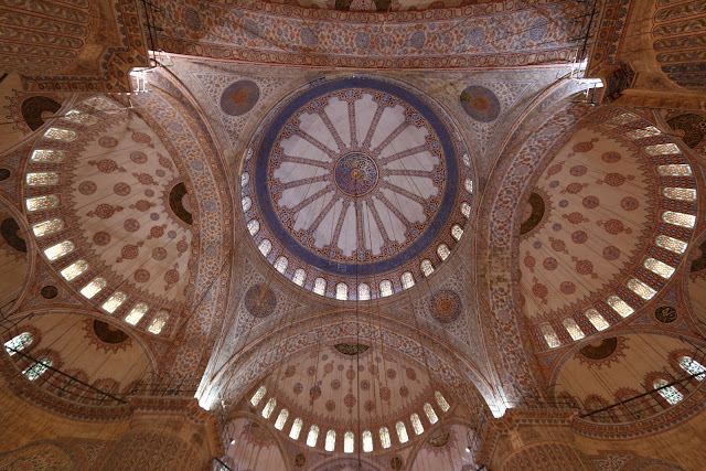 Blue Mosque is known for the lining of 20,000 blue tiles from the 16th Century Iznik design (the oldest tiles featuring flowers, trees and abstract patterns) in Sultanahmet, Istanbul, Turkey Blue Mosque is known for the lining of 20,000 blue tiles from the 16th Century Iznik design (the oldest tiles featuring flowers, trees and abstract patterns) in Sultanahmet, Istanbul, Turkey
