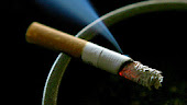 سگریٹ کمپنیاں سگریٹ مخالف مہم کے لیے پیسہ