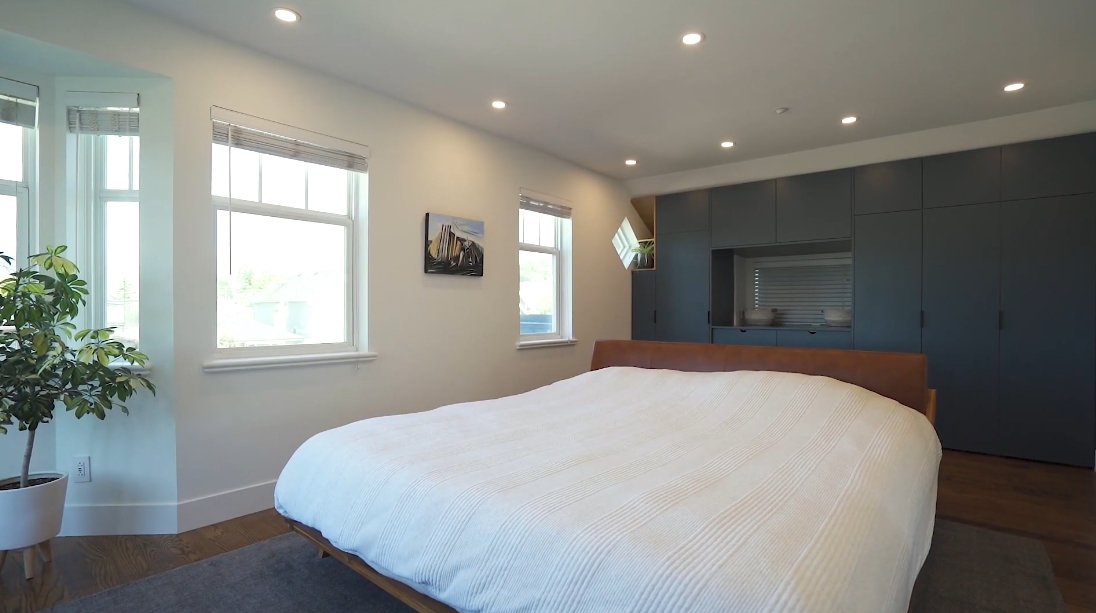 25 Photos vs. North Vancouver Luxury Home Interior Design Tour