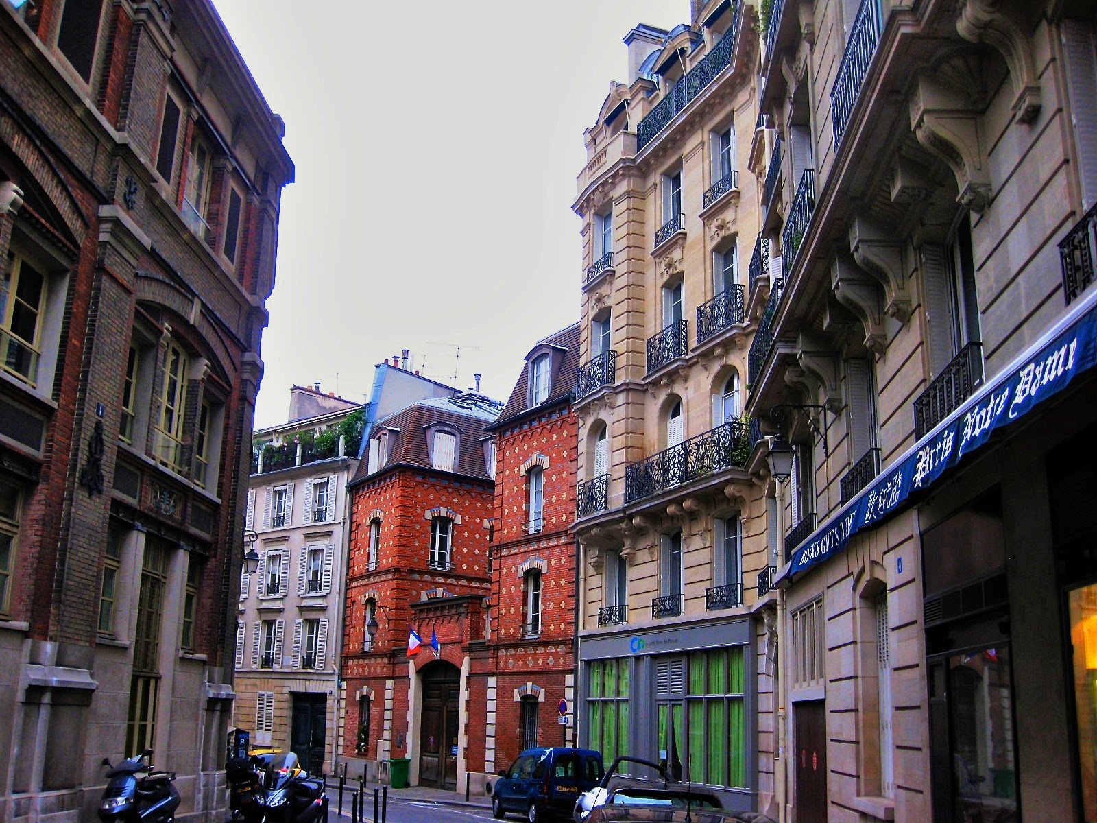 A colorful look down the Rue Massillon on the Ile de la Cite, across