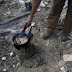Venezolanos hurgan en la basura o roban para no morir de hambre