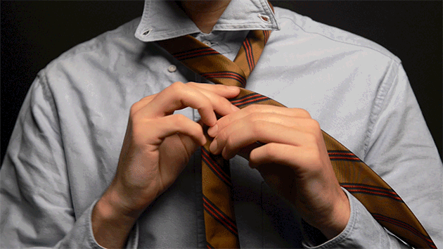 Como dar um nó de gravata de um jeito fácil
