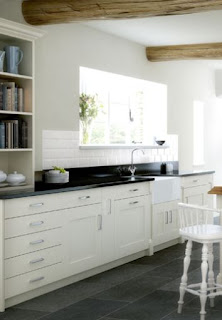 white kitchen cabinets style
