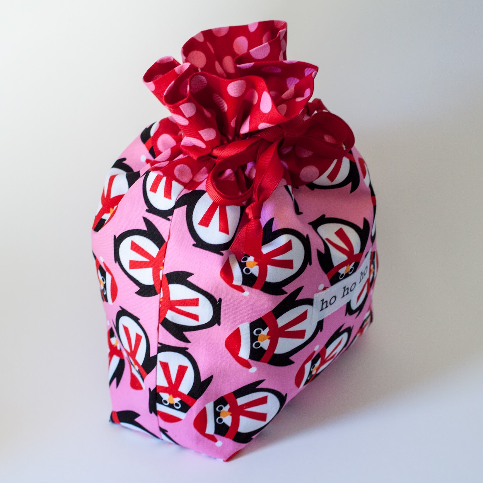 .: October 11 - Christmas Gift Bag in Pink