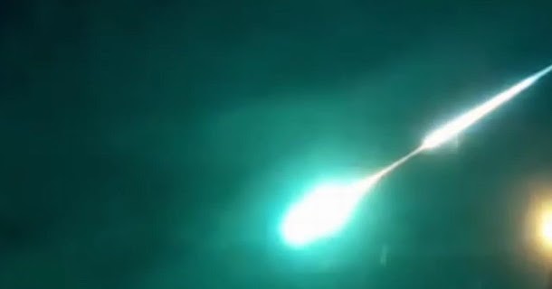 Мод на метеориты в майнкрафт. Астероид из золота. Кора плавления метеоритов. Метеорит читы. Метеорит доронинское.