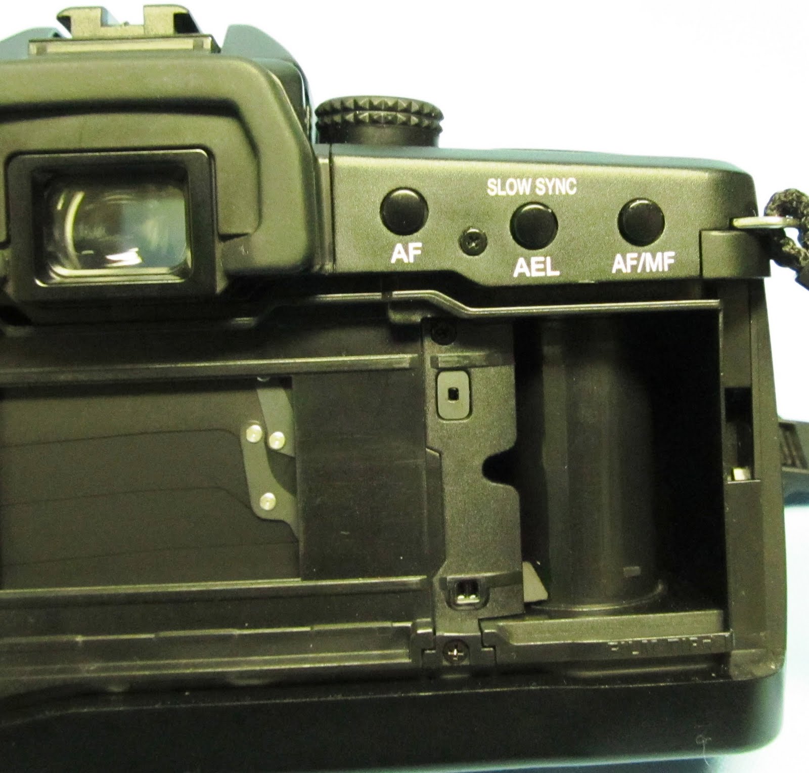 The Chens: The User’s Review: Minolta Maxxum 70 (Dynax 60) SLR Film Camera