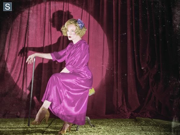 American Horror Story: Freak Show - Monsters Among Us - Advance Preview, "Is There Life on Mars?" 