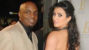 The Deluxe Delight Blog Kim Kardashain A Journey Damon Thomas Kim Eloped With Music Producer To Las Vegas In 2000 Get Married At The Age Of 19 Not Much Is Known About Actual Wedding