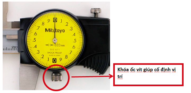 Thước cặp đồng hồ Mitutoyo series 505 thiết kế mặt đồng hồ màu vàng và khóa ốc vít